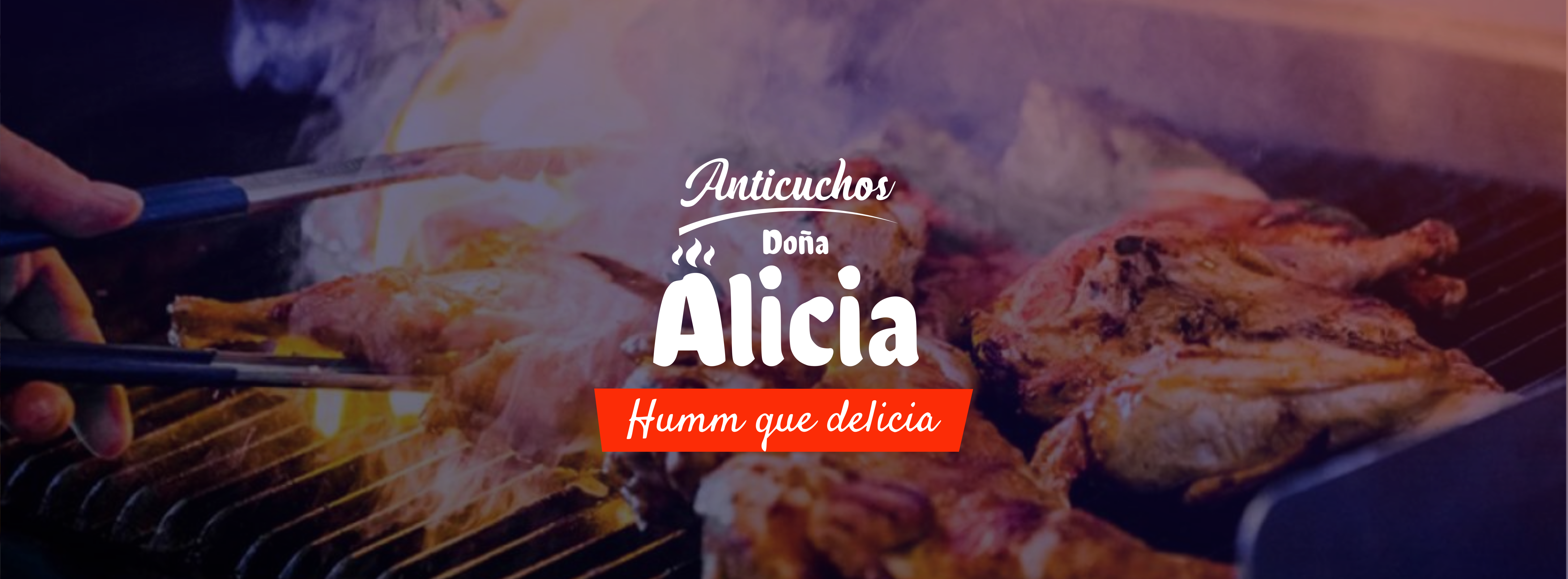Clientes disfrutando en Anticuchería Doña Alicia